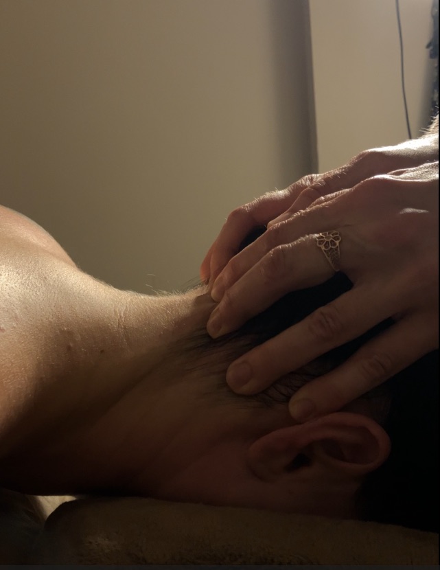 Close-up van nek- en schoudermassage